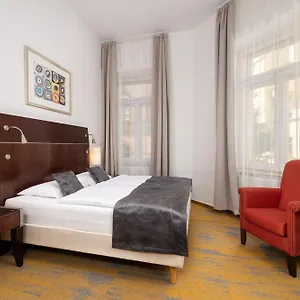 Matyas Hotell