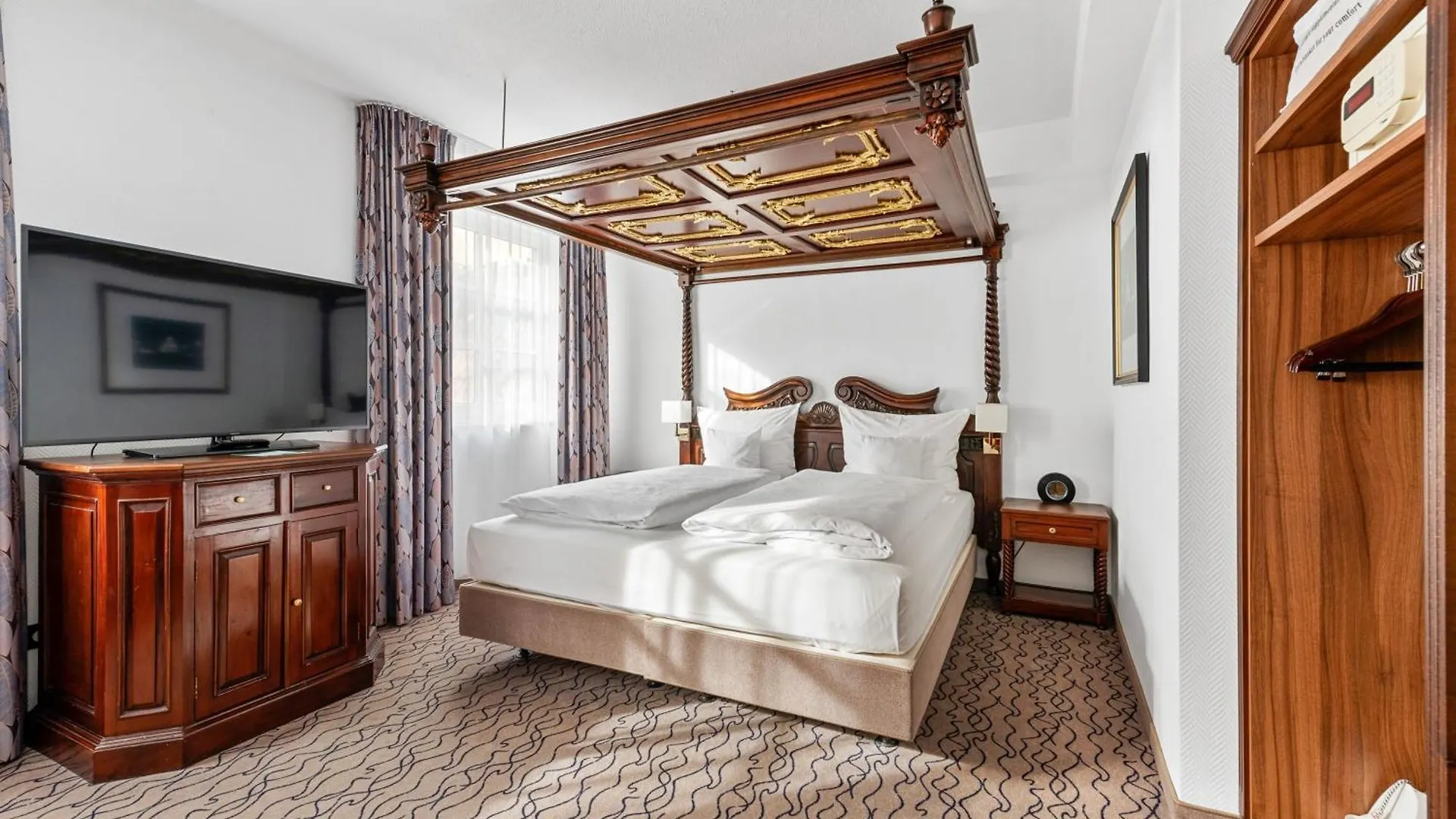 King'S Hotel Center Superior Munich 3*,